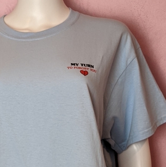 Nasty Gal Light Blue Heartbreak Graphic Tee size Medium - Picture 2 of 6